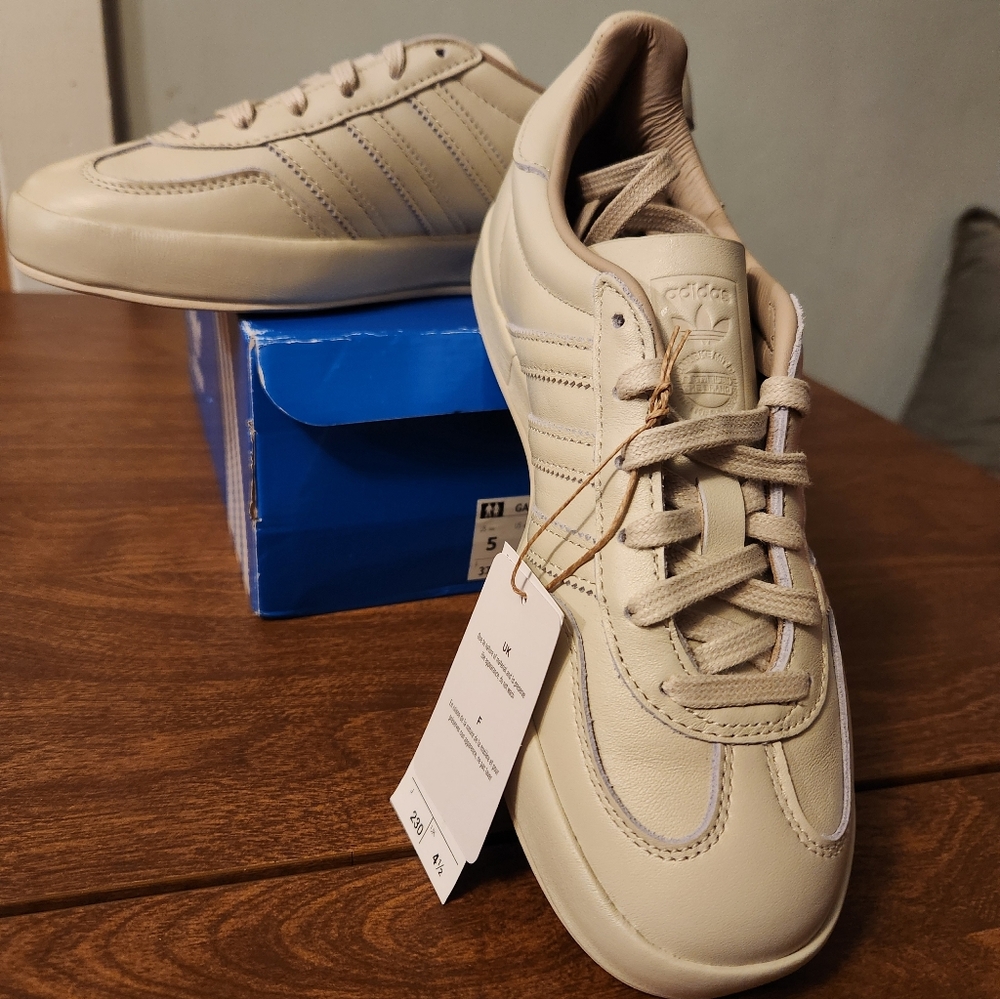 Adidas Gazelle Sneakers, Men's 5, Women's 6